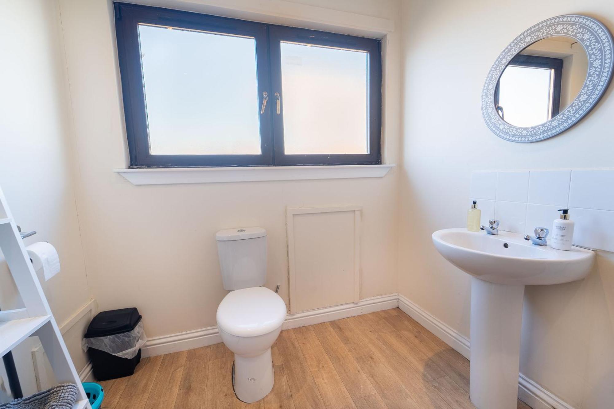 Ben View Apartments Flat A Caol Exterior photo